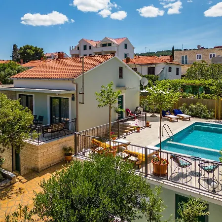 Josipa With Heated Pool Holiday home Supetar