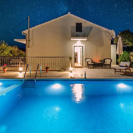 Josipa With Heated Pool Supetar